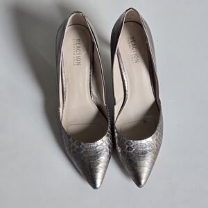 Kenneth Cole Reaction SO SAVVY Silver Croc Women's Kitten Heal Shoes 9M